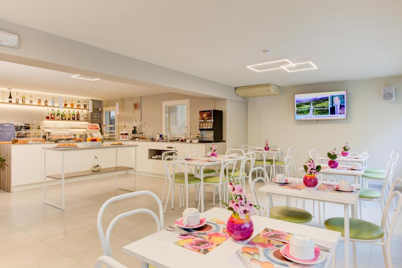 Hotel Puppi Cattolica Exterior photo